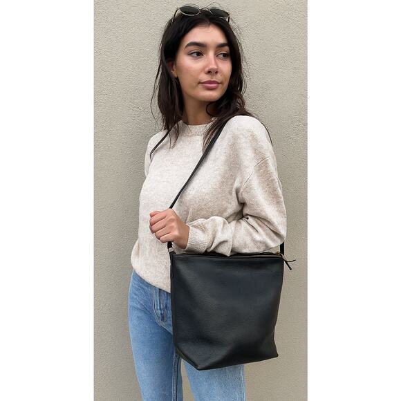 Madewell Handbags - Madewell Shoulder Crossbody 100% Leather Bag Black Large Sized